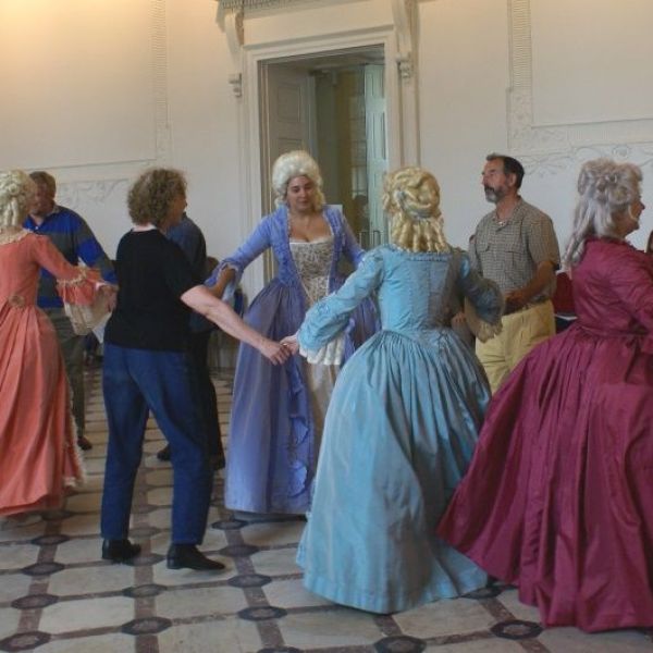 A dizzying contradanse with the audience at Compton Verney